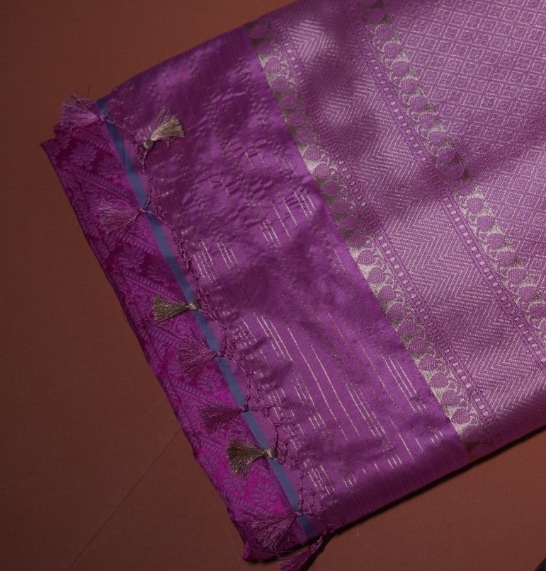 The geometrical Jaal: Tanchoi handwoven pure Banarasi saree