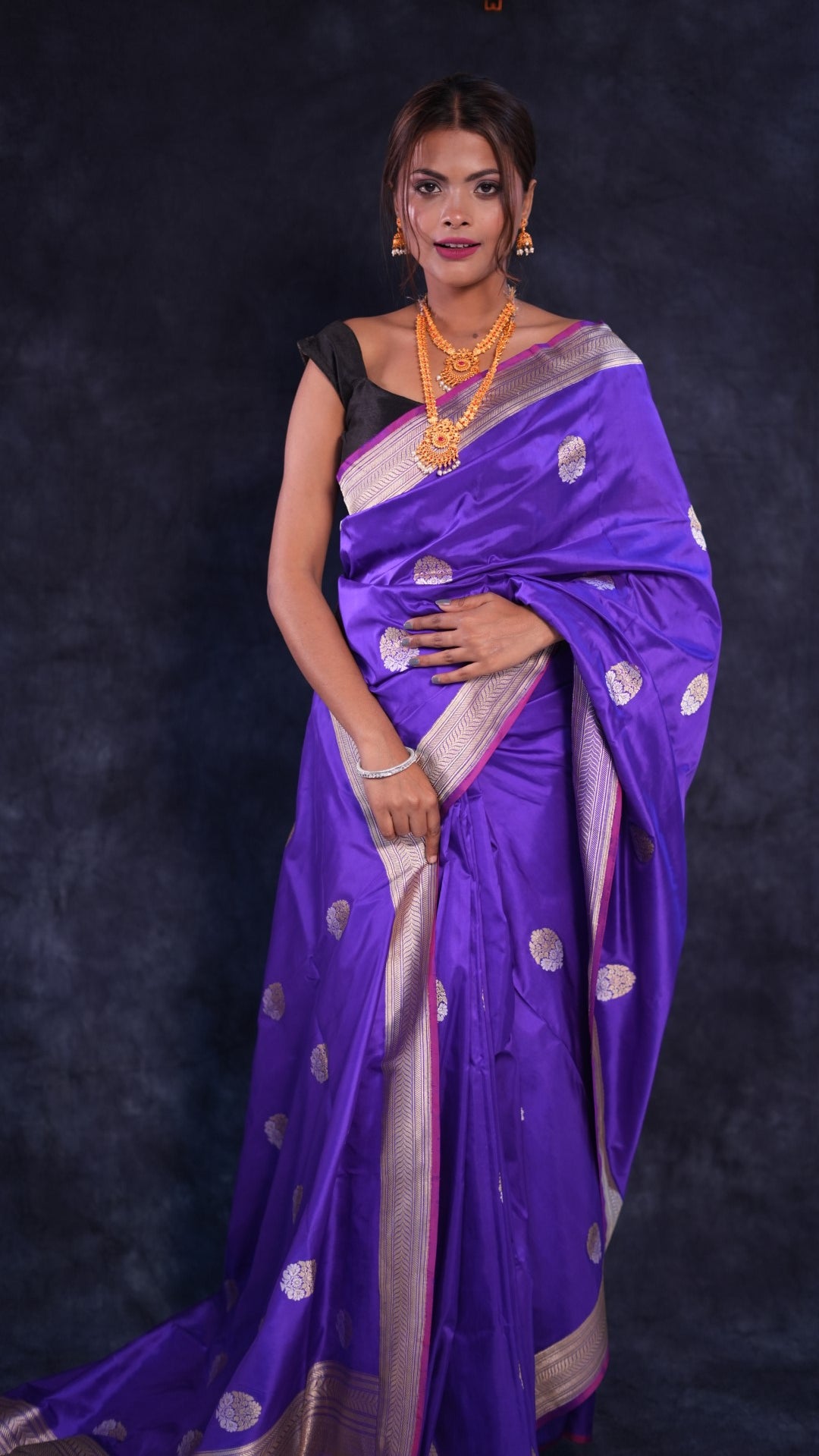 Sona-Rupa Luxurious Katan silk Banarasi saree